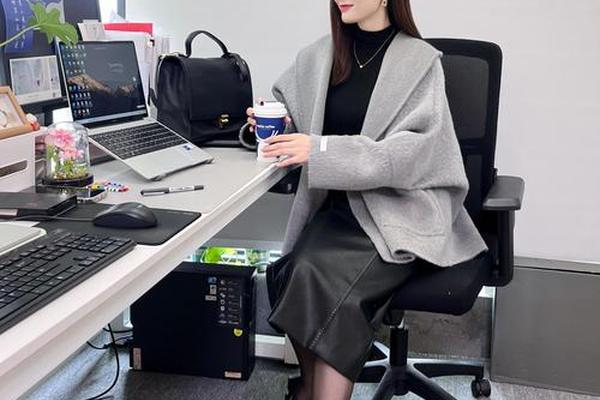女士见领导的穿衣技巧(见领导最忌三种服装)