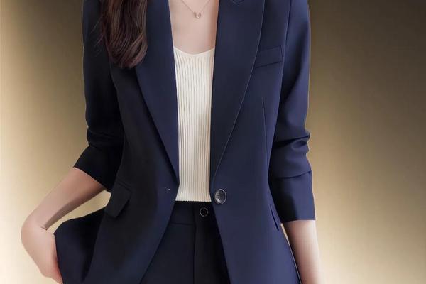 女生面试着装图片—面试正装女什么样的衣服