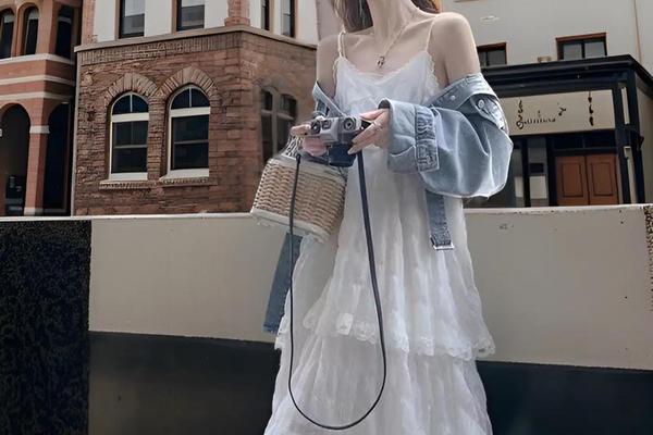 春季约会穿什么衣服好看;第一次约会穿什么衣服好