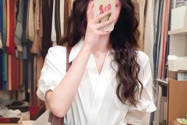 约会穿着打扮的女生图片-女孩最好的穿衣打扮图片