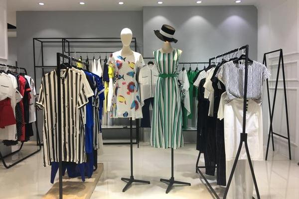 服装店女装店陈列应该怎么调价格,女装怎么调陈列图片