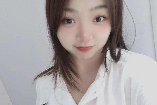 圆脸妹子—女孩子圆脸的好处