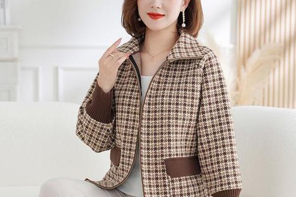 50岁适合穿什么衣服—五十岁的女人春天穿什么衣服