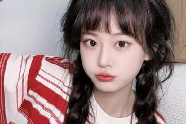 圆脸少女扎头发—大圆脸扎什么发型好看