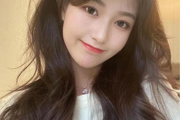 圆脸应该怎么修饰脸型 圆脸是什么脸型