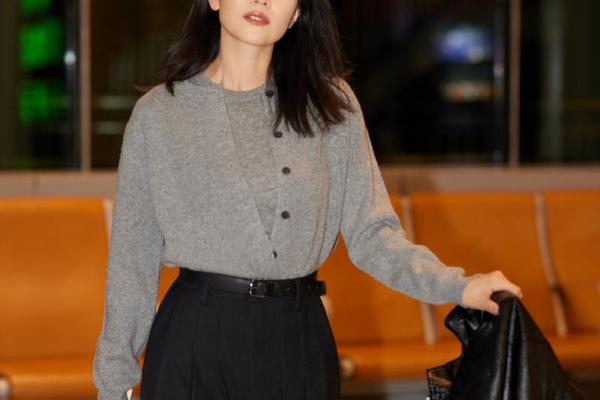 矮个女星街拍_高圆圆街拍