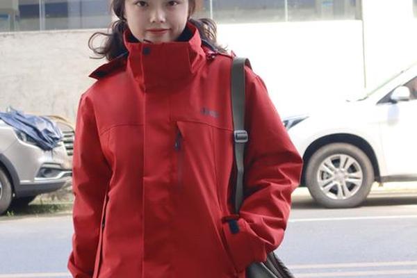 为什么尽量少穿红色衣服、红色冲锋衣好看吗