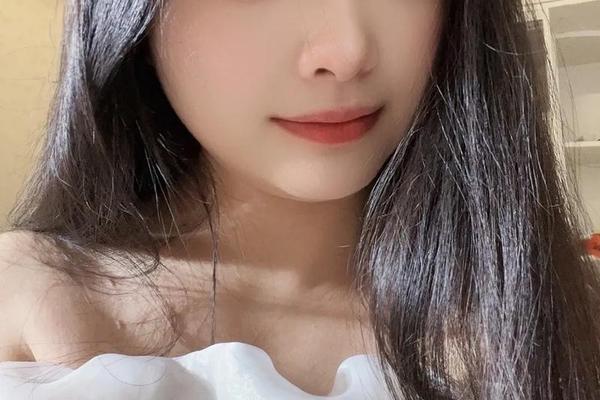 圆脸妹子好看吗(圆脸是不是不上镜)