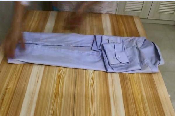 衬衫怎么叠节省空间 各种衣服的省空间叠法