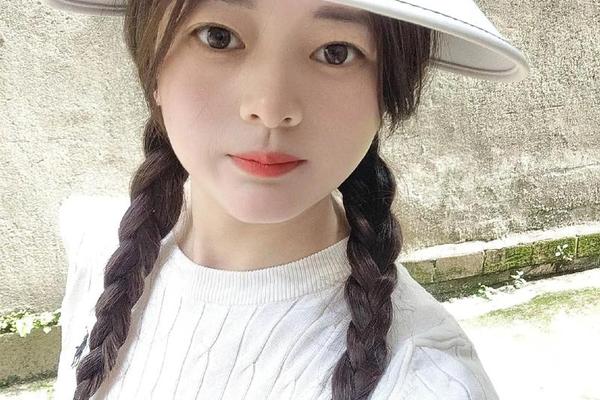 圆脸的女生照片—真实圆脸女生照片组图