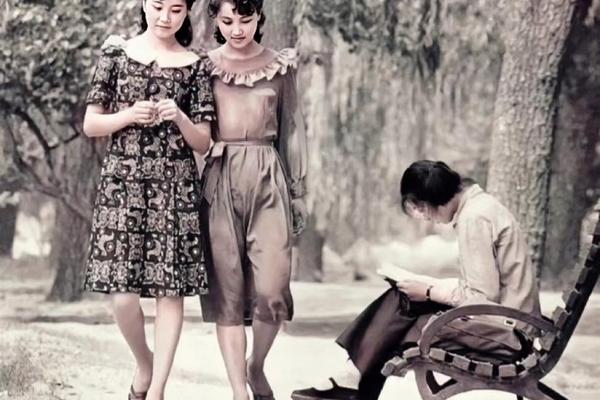 80年代穿搭风格_80年代着装图片 80年代穿搭风格_80年代着装图片