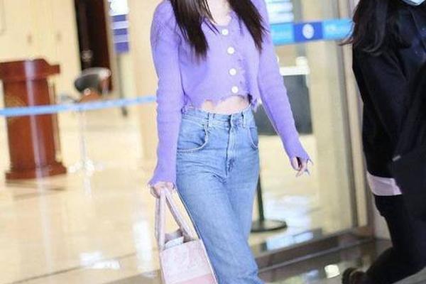 明星机场衣服都是自己买的吗_怎么知道明星在哪个机场