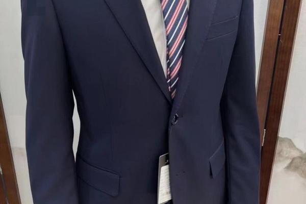 公务员面试穿什么衣服 男—公务员面试穿什么颜色