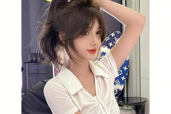 圆脸妹子适合什么刘海好看,圆脸适合哪种刘海