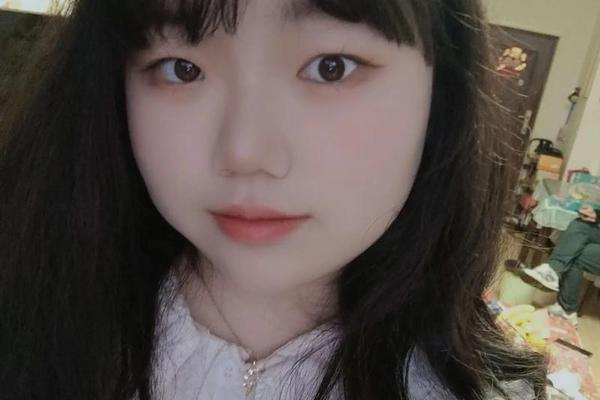 圆脸女生照片多张、普通女生女生圆脸图片