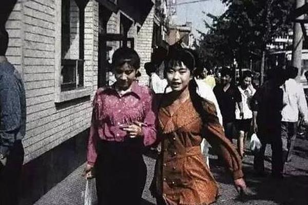80年代时尚潮流,80年代的穿着打扮图片