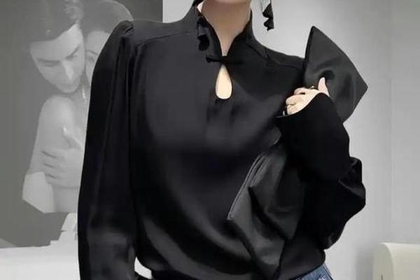 女生黑色衬衫10种穿法图片_女士黑色衬衣搭配