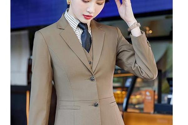 冬季面试服装女生搭配图片 女生衣服搭配
