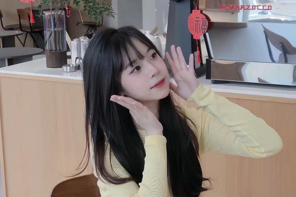 圆脸可爱小姐姐 小圆脸美女