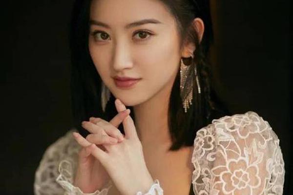 圆脸女星都有谁图片—长得漂亮的圆脸明星