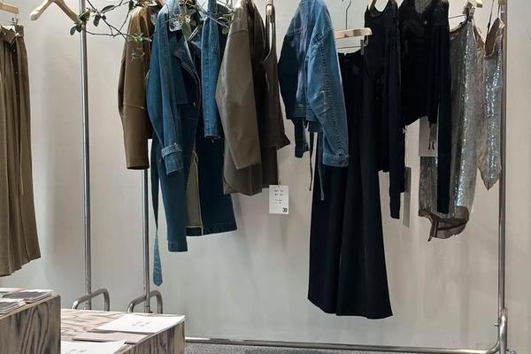 女装店如何陈列;女装店怎么陈列好看