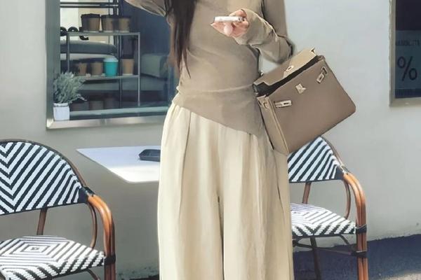 穿搭衣服搭配_时装搭配女装图片大全