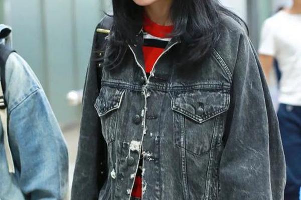 最新明星机场穿搭视频在线观看,最新女明星机场穿搭