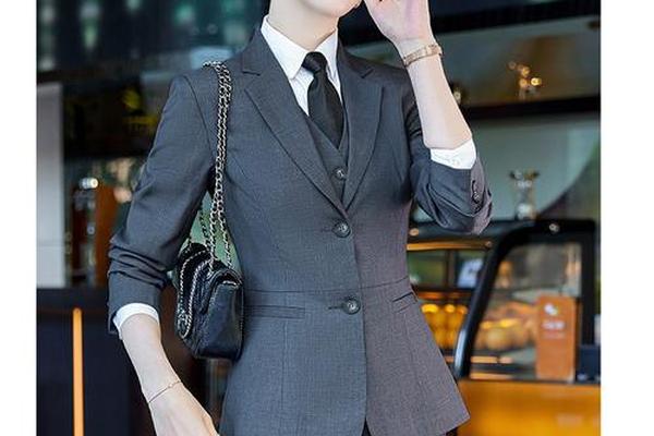 公务员面试一般穿什么 公务员面试穿什么样的衣服最适合