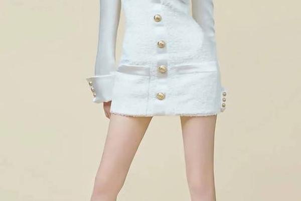 t型身材的女生穿衣禁忌—t型身材最忌三种服装