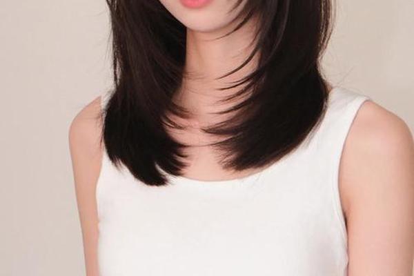 圆脸女生壁纸;圆脸发型图片女
