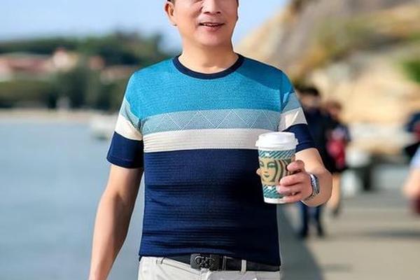 50岁男人穿什么衣服有气质 60岁男人穿着打扮照片 50岁男人穿什么衣服有气质 60岁男人穿着打扮照片
