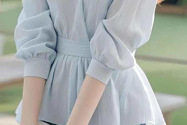 穿衣服标准图片女_女生衣服怎么穿好看