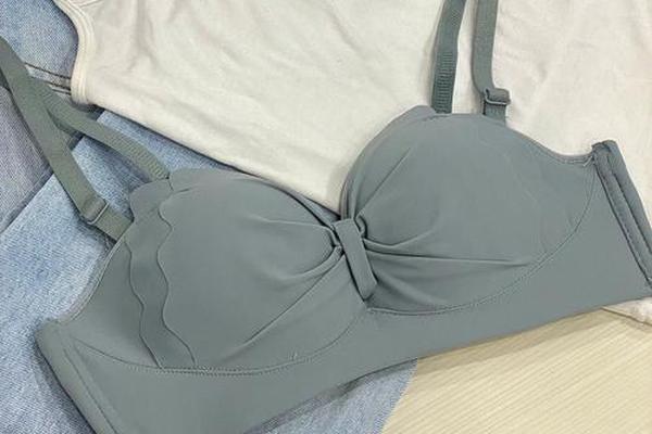 约会应该穿什么内衣好、出去约会穿什么衣服合适