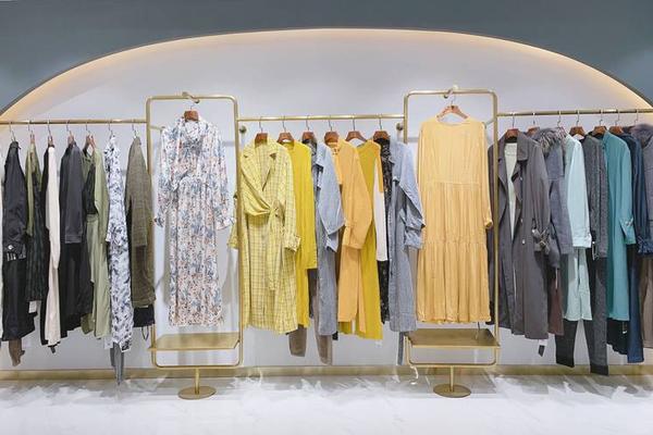 女装店怎么陈列,女装陈列图片