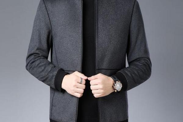 50岁男人穿什么衣服好看 五十岁的男人穿什么衣服时尚