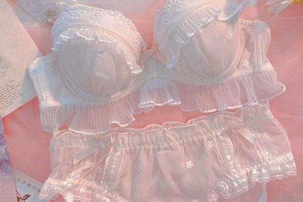 和男朋友约会穿什么样的内衣-和男朋友第一次约会穿什么衣服好