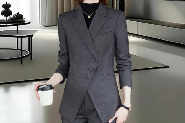 考研复试女生面试着装-考研面试最忌三个衣服