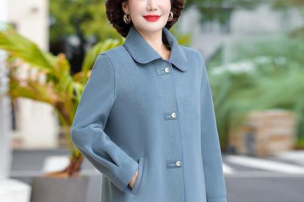 中老年女士衣服搭配技巧视频教程_中老年高档女装上衣