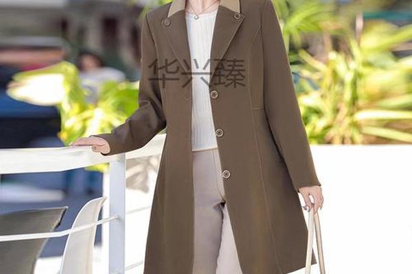 五十岁穿什么秋装好看;五十岁女士穿什么衣服好看