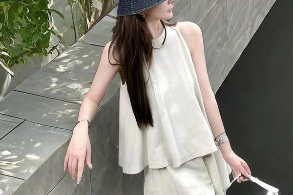 夏季衣服穿搭视频;穿衣搭配短视频
