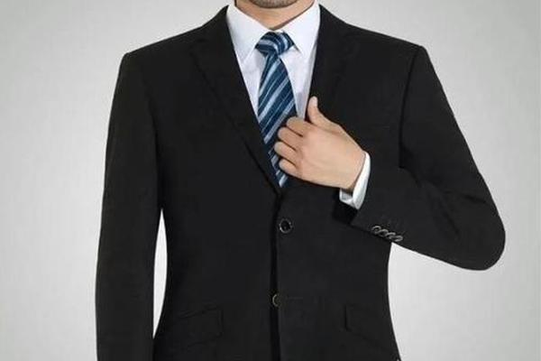 公务员面试男生着装;男生公务员面试穿搭