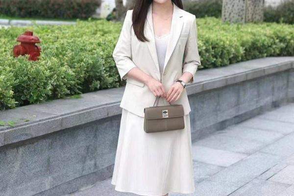 50岁穿衣服好看图片大全—50岁穿什么衣服有气质