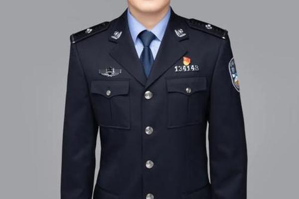 穿衣指示牌—警察衣服的标志牌