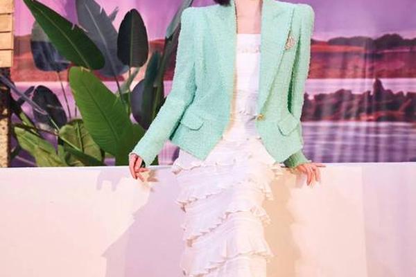 小个子名星穿搭图片 155矮个子明星穿搭 小个子名星穿搭图片 155矮个子明星穿搭