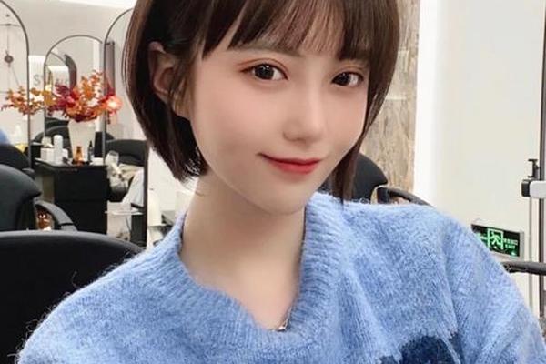 圆脸女生适合什么衣服-圆脸胖女孩适合的发型