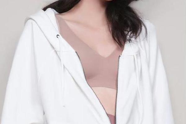 女明星夏天穿什么内衣;女明星代言内衣