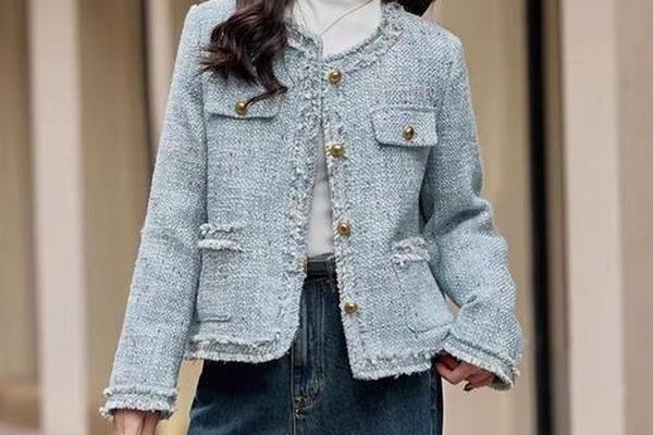 小香风羽绒服怎么搭配最好看粗花 小香风羽绒服好看吗
