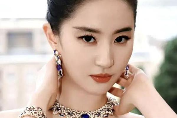 圆脸蛋的明星 圆脸代表明星