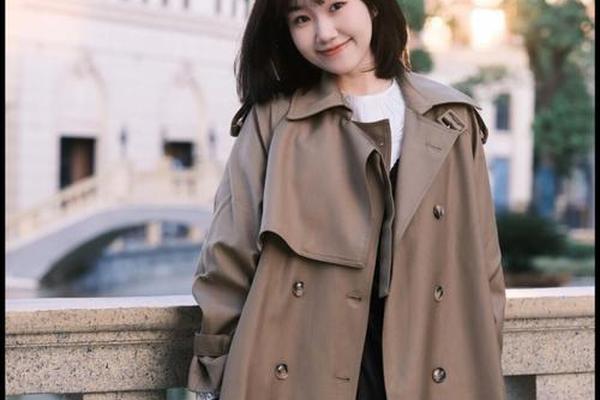 圆脸适合穿的衣服、圆脸怎么改善脸型