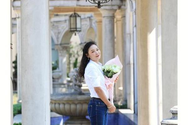 欧式风格穿什么衣服拍照好看;拍欧式建筑穿什么颜色衣服